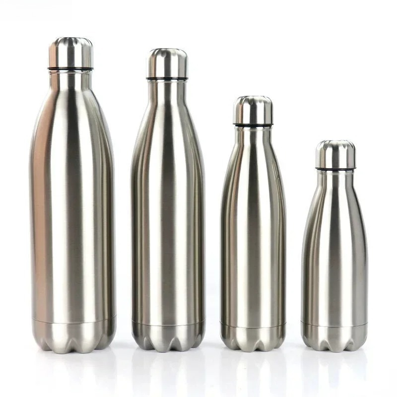 Water Bottle Blank - Bottiglia d'acqua thermos sottovuoto isolata in
